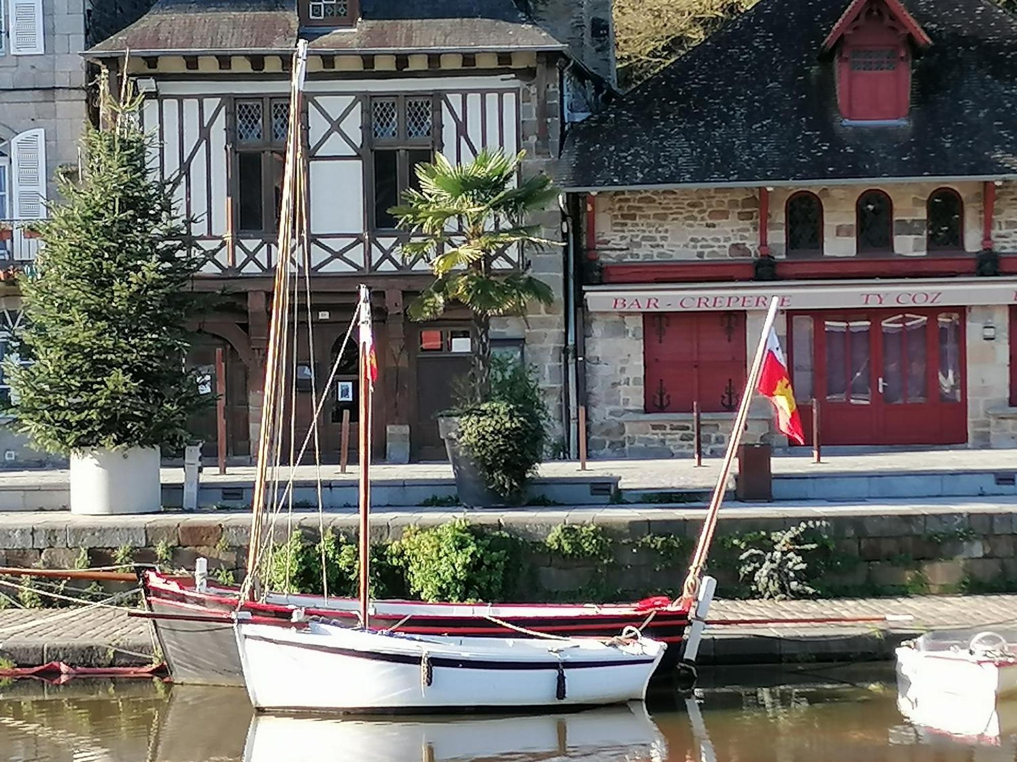 LanvallayLa Tocade Del Arte - Dinan住宿加早餐旅馆 外观 照片
